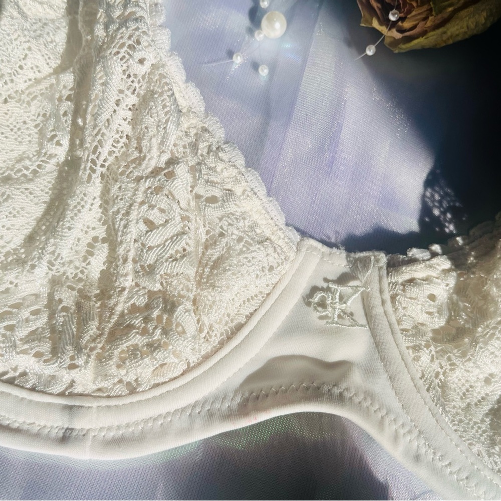 Y2K Calvin Klein bra - Picture 2 of 3